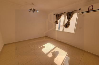 Apartment - 2 Bedrooms - 2 Bathrooms for rent in Muntazah 7 - Al Muntazah - Doha