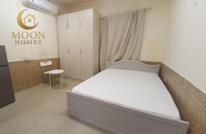 Apartment - Studio - 1 Bathroom for rent in Umm Ghuwailina 4 - Umm Ghuwailina - Doha