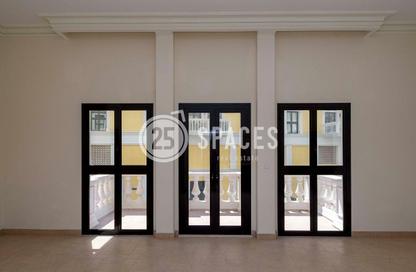 Apartment - 2 Bedrooms - 3 Bathrooms for rent in Carnaval - Qanat Quartier - The Pearl Island - Doha