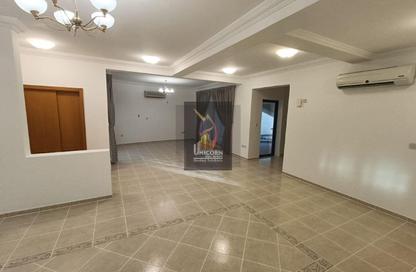 مجمع سكني - 3 - 4 للإيجار في شارع الوعب - الوعب - الدوحة