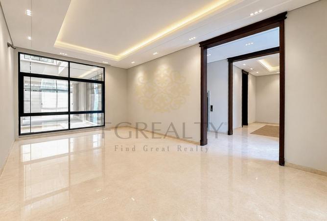62070373 - Property Image 3