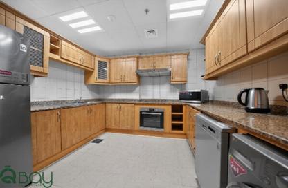 Apartment - 2 Bedrooms - 3 Bathrooms for rent in West Bay Tower - West Bay - West Bay - Doha