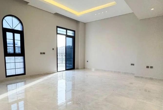 2OdWdzgbwES - Property Image 2