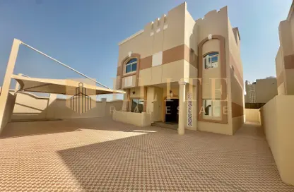 Villa - 5 Bedrooms - 3 Bathrooms for rent in 22-Villas Compound - Ain Khaled - Doha