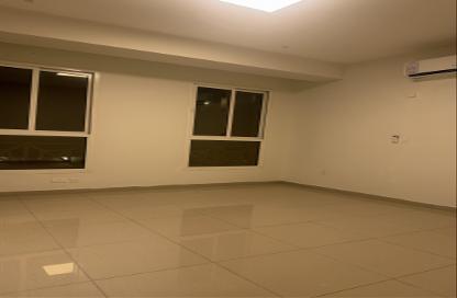 Villa - 5 Bedrooms - 4 Bathrooms for rent in Al Kheesa - Umm Salal Mohammed