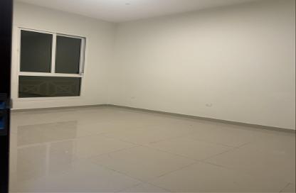 Villa - 5 Bedrooms - 4 Bathrooms for rent in Al Kheesa - Umm Salal Mohammed