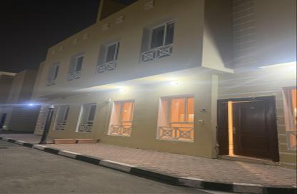 Villa - 5 Bedrooms - 4 Bathrooms for rent in Al Kheesa - Umm Salal Mohammed