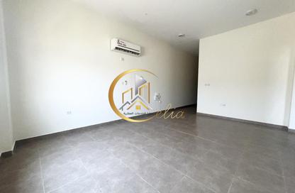 Apartment - 2 Bedrooms - 2 Bathrooms for rent in Al Nasr Street - Al Nasr - Doha