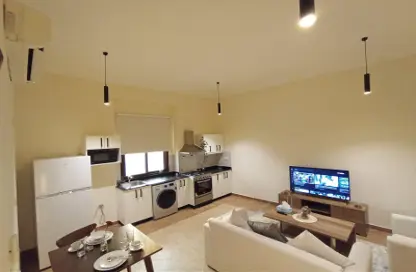 Apartment - 1 Bedroom - 1 Bathroom for rent in Onaiza Street - Diplomatic Area - Doha