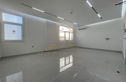 Apartment - 2 Bedrooms - 3 Bathrooms for rent in Al Najda Street - Madinat Khalifa North - Madinat Khalifa - Doha