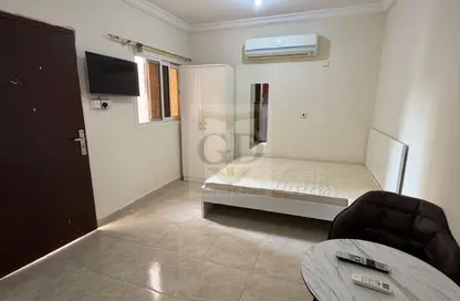 Apartment - 1 Bathroom for rent in Wadi Al Shaheeniya Street - Ain Khaled - Doha