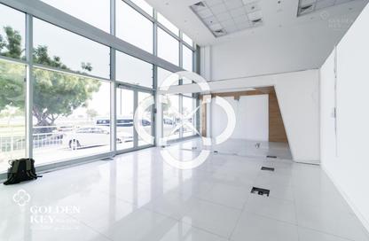 Show Room - Studio - 2 Bathrooms for rent in The Commercial Avenue - Umm Al Seneem - Doha
