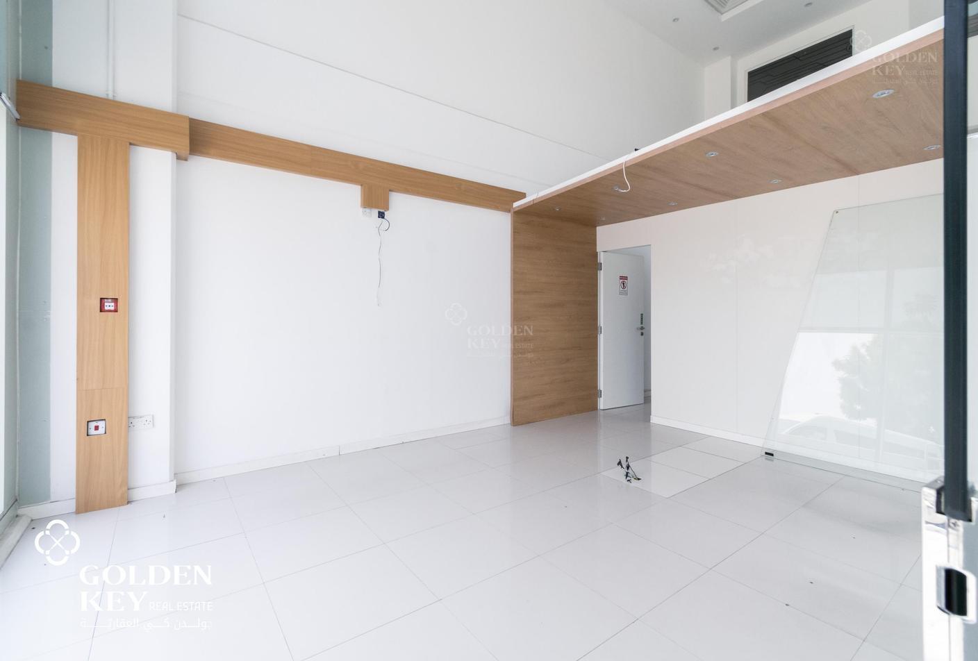 High Traffic | Ready Showroom +9 Months Grace