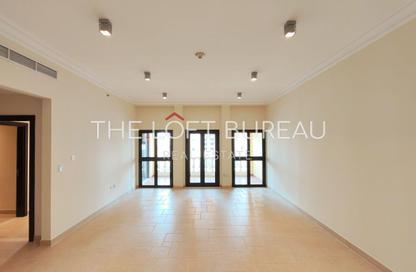 Apartment - 2 Bedrooms - 3 Bathrooms for rent in Mercato - Qanat Quartier - The Pearl Island - Doha