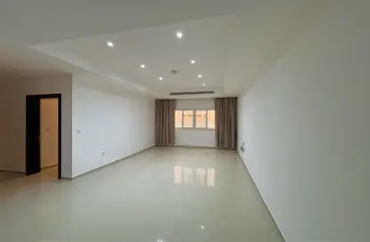 Apartment - 2 Bedrooms - 2 Bathrooms for rent in Al Nasr Street - Al Nasr - Doha