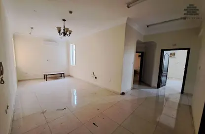 شقة - 3 غرف نوم - 2 حمامات للايجار في 35 بن عمران - فريج بن عمران - الدوحة