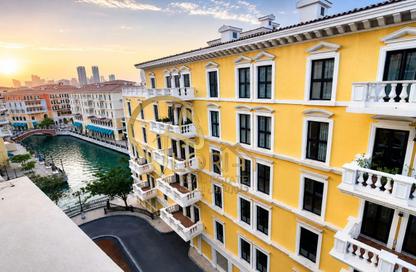 Apartment - 3 Bedrooms - 4 Bathrooms for rent in Qanat Quartier - The Pearl Island - Doha