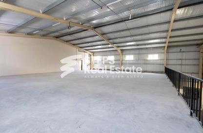 Warehouse - Studio - 6 Bathrooms for rent in East Industrial Street - Birkat Al Awamer - Al Wakra