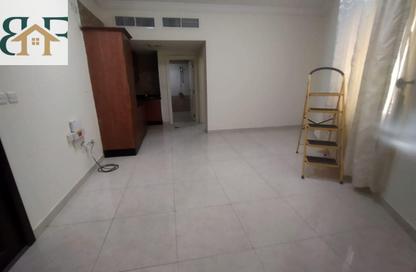 Apartment - 2 Bedrooms - 2 Bathrooms for rent in Al Mansoura - Al Mansoura - Doha