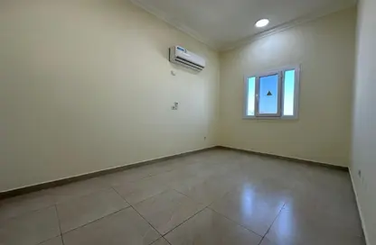 Apartment - 1 Bedroom - 1 Bathroom for rent in Bin Omran 28 - Fereej Bin Omran - Doha