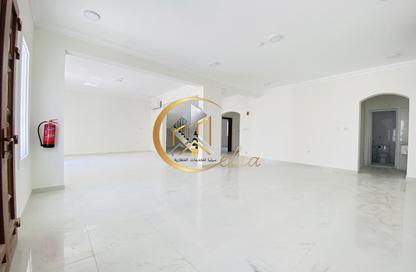 مجمع سكني - 7 - 7+ للايجار في Hazm Al Markhiya - الدوحة