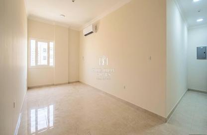 Apartment - 2 Bedrooms - 2 Bathrooms for rent in Mirqab Mall - Al Mirqab Al Jadeed - Doha
