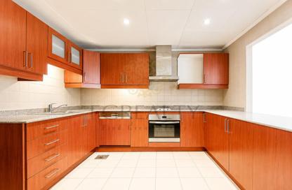 Apartment - 2 Bedrooms - 3 Bathrooms for sale in West Porto Drive - Porto Arabia - The Pearl Island - Doha