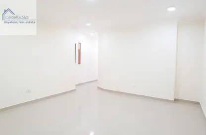 Apartment - 2 Bedrooms - 2 Bathrooms for rent in Al Aziziyah - Al Aziziyah - Doha