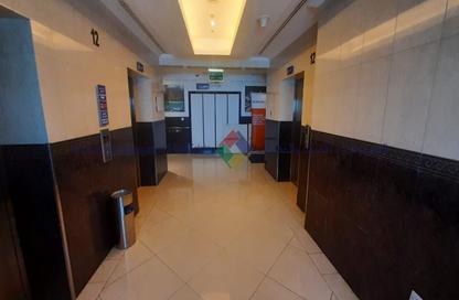 Office Space - Studio - 2 Bathrooms for rent in Al Jassim Tower - Fereej Bin Mahmoud South - Fereej Bin Mahmoud - Doha