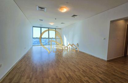 Apartment - 2 Bedrooms - 4 Bathrooms for rent in Zig Zag Tower A - Zig Zag Towers - West Bay - Doha