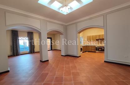 Villa - 3 Bedrooms - 3 Bathrooms for rent in Al Maamoura - Al Maamoura - Doha