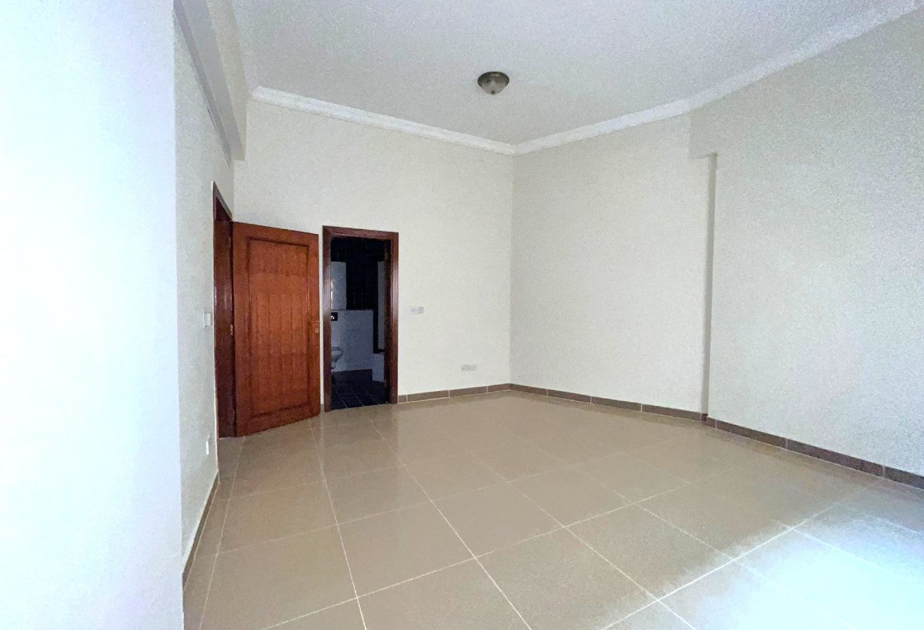 UNFURNISHED 2 BHK | CENTRALIZED AC | NEAR METRO - apartment in Salaja Street