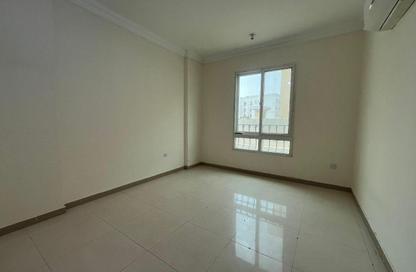 Apartment - 3 Bedrooms - 2 Bathrooms for rent in Al Nasr Street - Al Nasr - Doha