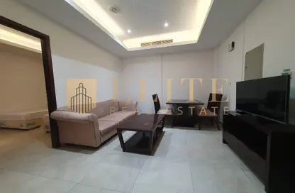Apartment - 2 Bedrooms - 2 Bathrooms for rent in Umm Ghwailina Comm - Umm Ghuwalina - Umm Ghuwailina - Doha