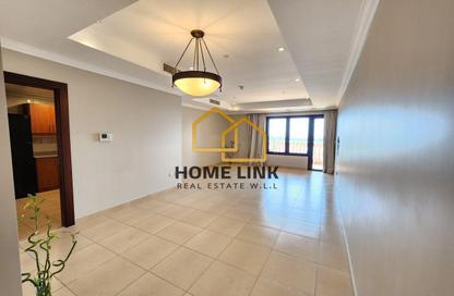 Apartment - 2 Bedrooms - 2 Bathrooms for rent in West Porto Drive - Porto Arabia - The Pearl Island - Doha