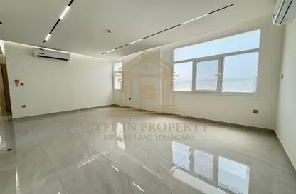 Apartment - 2 Bedrooms - 3 Bathrooms for rent in Fereej Kulaib - Doha