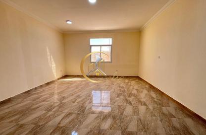 Apartment - 7+ Bedrooms - 7+ Bathrooms for rent in Souk Al gharaffa - Al Gharrafa - Doha
