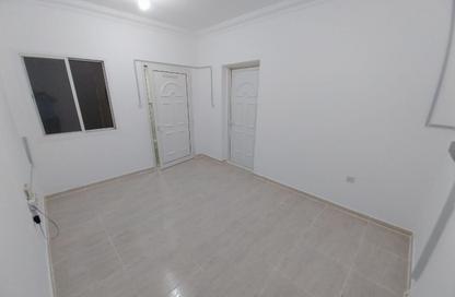Apartment - Studio - 1 Bathroom for rent in Salwa Road - Al Aziziyah - Doha