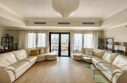 Apartment - 2 Bedrooms - 3 Bathrooms for rent in West Porto Drive - Porto Arabia - The Pearl Island - Doha