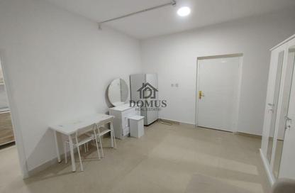 Apartment - Studio - 1 Bathroom for rent in Ibn Asakir Street - Najma - Doha