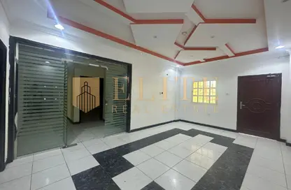Office Space - 5 Bedrooms - 2 Bathrooms for rent in Ammar Bin Yasser Street - Al Aziziyah - Doha