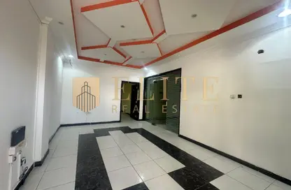 Office Space - 5 Bedrooms - 2 Bathrooms for rent in Ammar Bin Yasser Street - Al Aziziyah - Doha