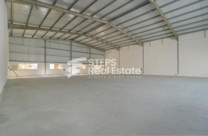 Warehouse - Studio - 1 for rent in East Industrial Street - Birkat Al Awamer - Al Wakra