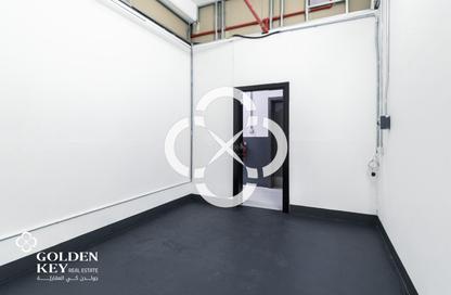 Warehouse - Studio for rent in West Bay Tower - West Bay - West Bay - Doha