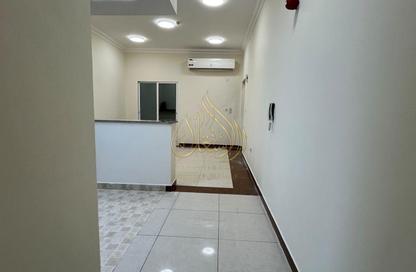 Apartment - 2 - 2 for rent in Al Mansoura - Doha