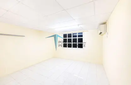 Apartment - 2 Bedrooms - 1 Bathroom for rent in Al Markhiya Street - Al Markhiya - Doha
