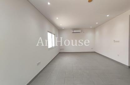 Villa - 3 - 3 for rent in Souk Al gharaffa - Al Gharrafa - Doha