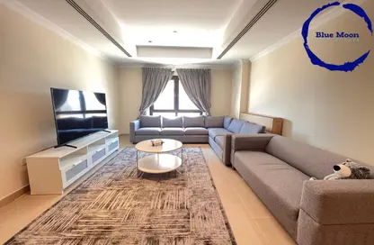 Apartment - 1 Bedroom - 2 Bathrooms for rent in West Porto Drive - Porto Arabia - The Pearl Island - Doha