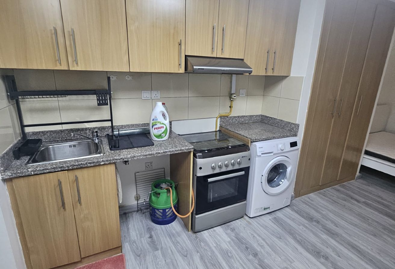 COZY STUDIO FULLY FURNISHED NEAR TRAMSTATION thumbnail 10