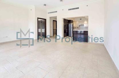 Apartment - 1 - 2 for sale in Carnaval - Qanat Quartier - The Pearl Island - Doha